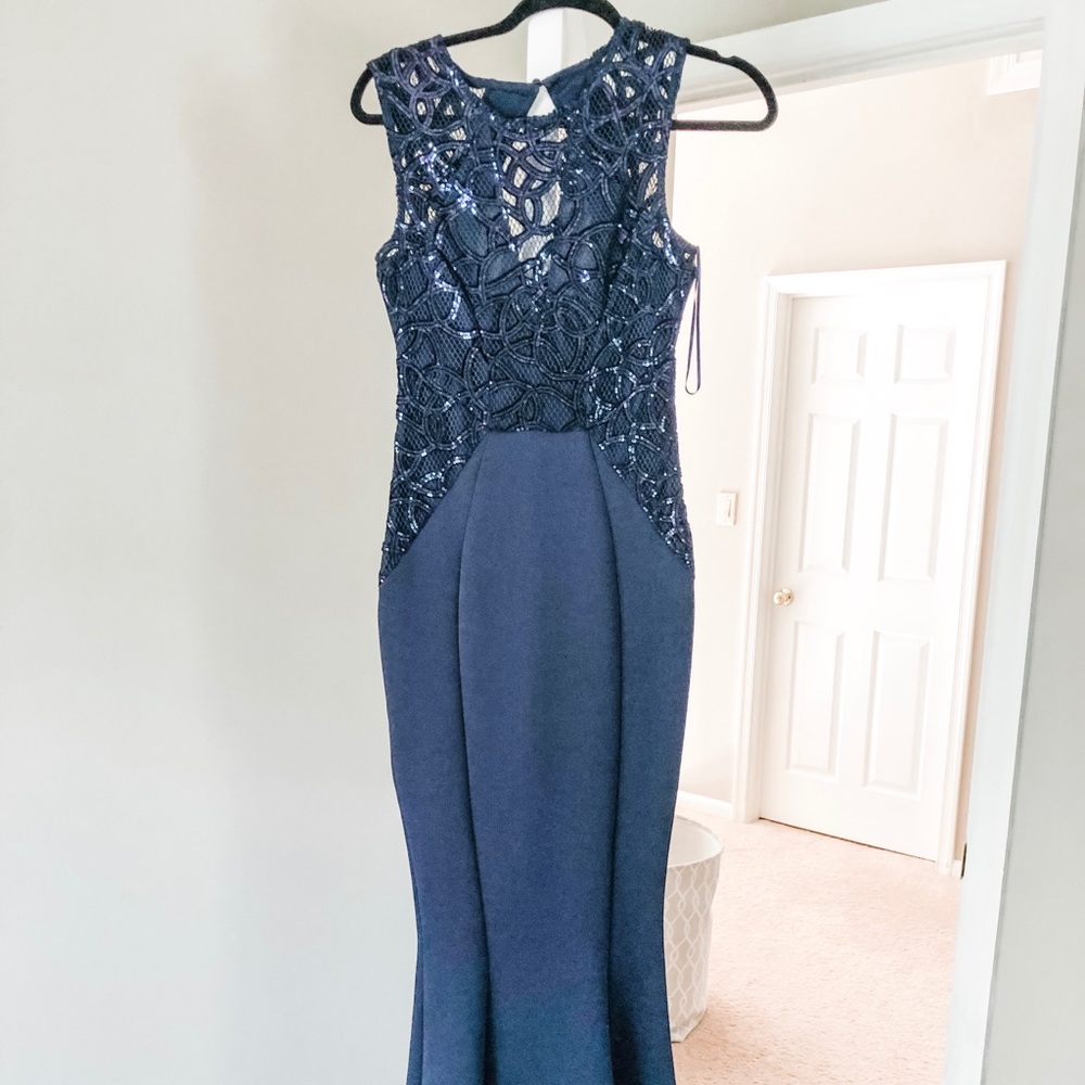 Dress perfect for a black tie wedding/ prom